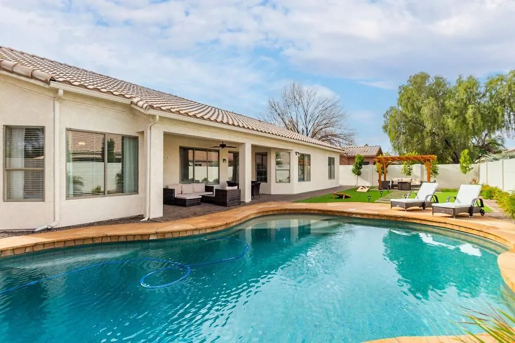 Edgemont Escape Villa Goodyear